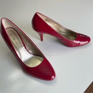 Bandolino Women's “Courteous” Glossy Cherry Red 3” Heels, size 9.5